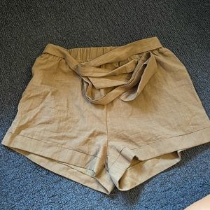 Army green cotton shorts